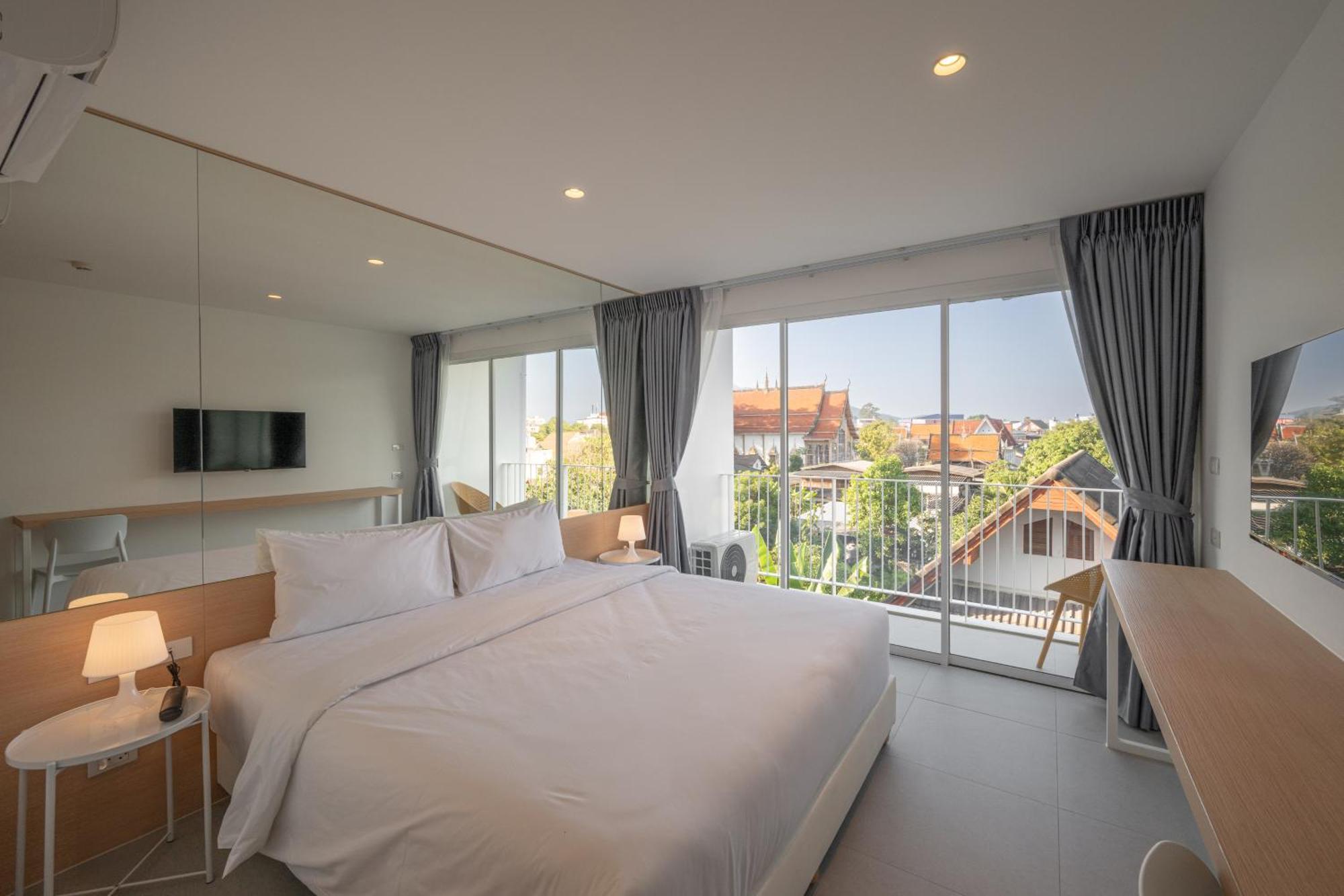 Lis Hotel Chiangmai Chiang Mai Exterior photo