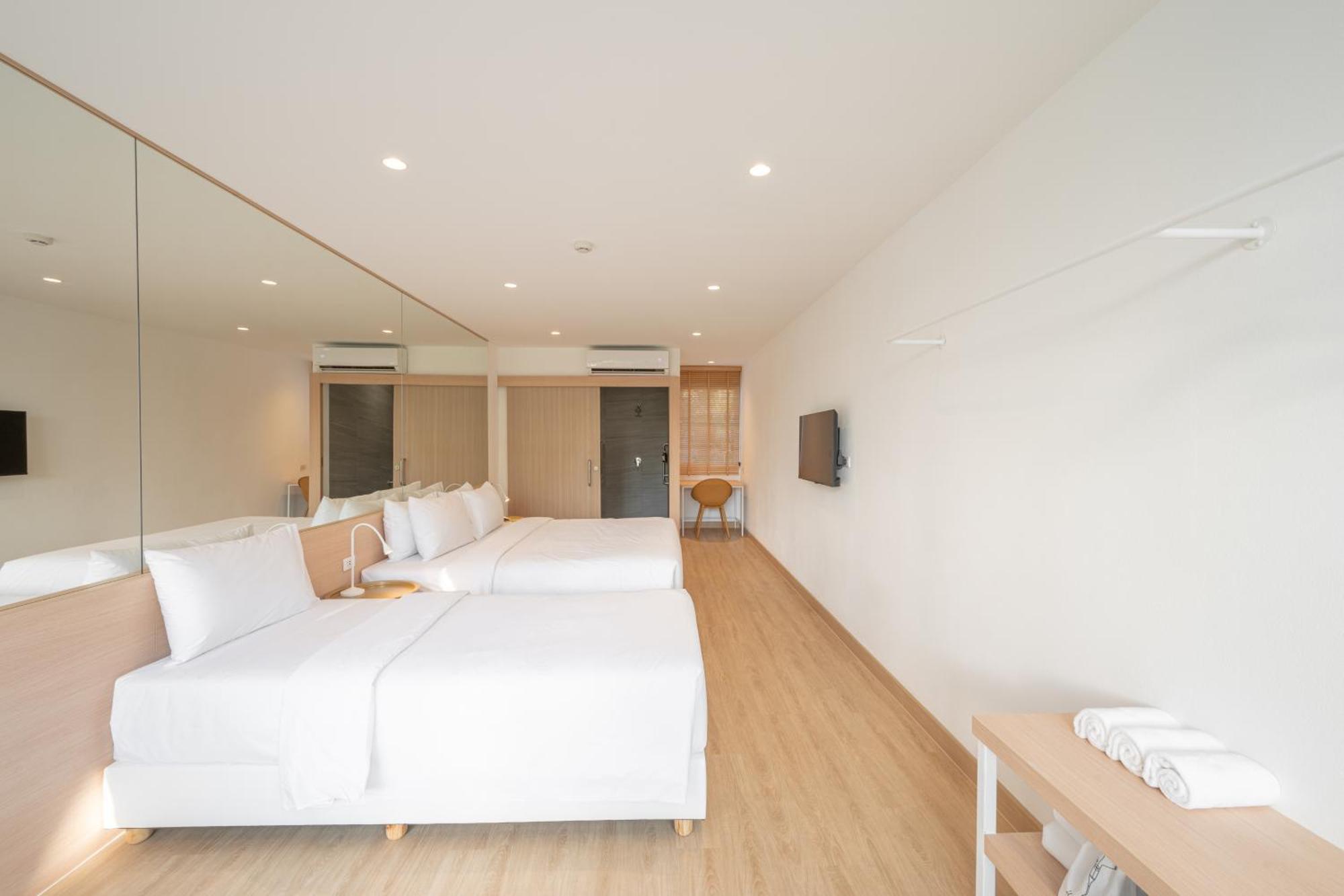 Lis Hotel Chiangmai Chiang Mai Exterior photo